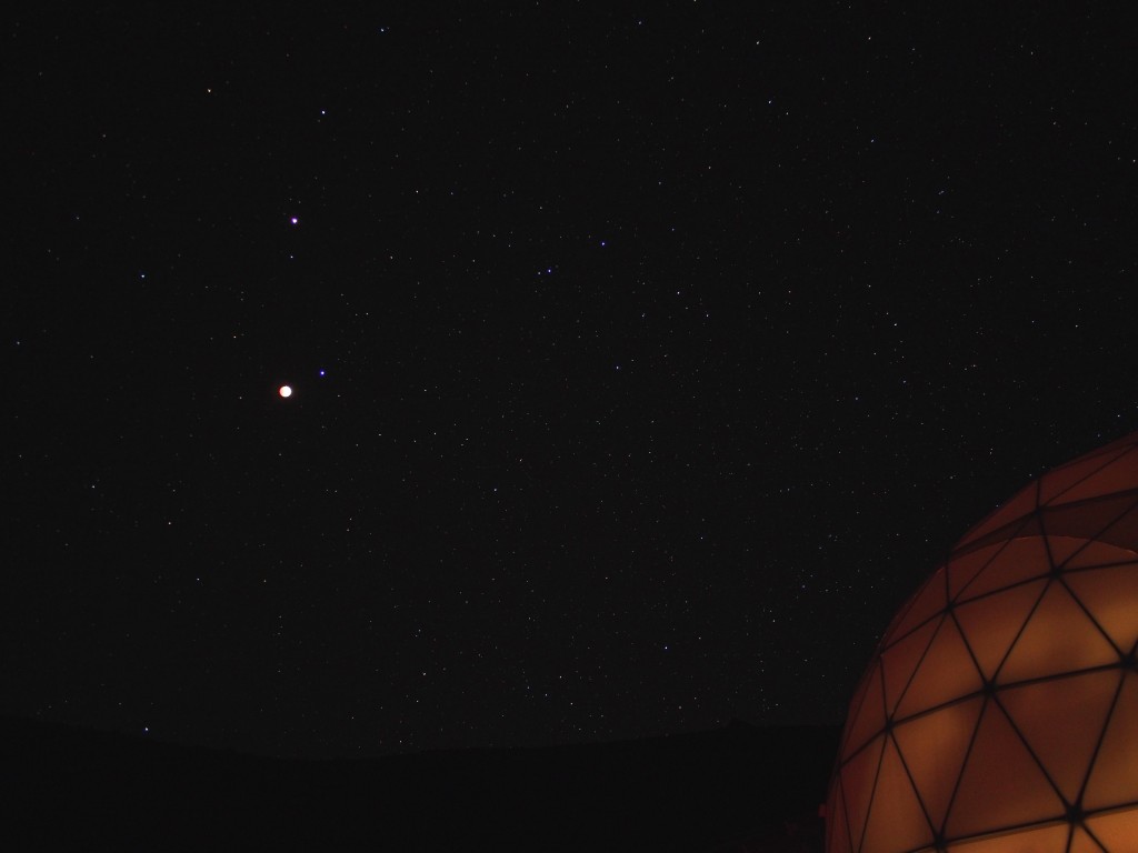 The Moon and Mars outside of the HI-SEAS habitat.